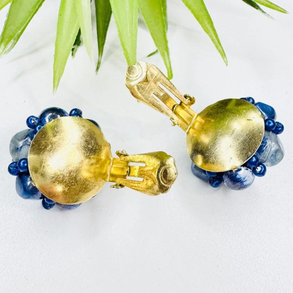 Vintage 60s Hong Kong Blue White Swirl Plastic Bead Cluster Clip On Earrings